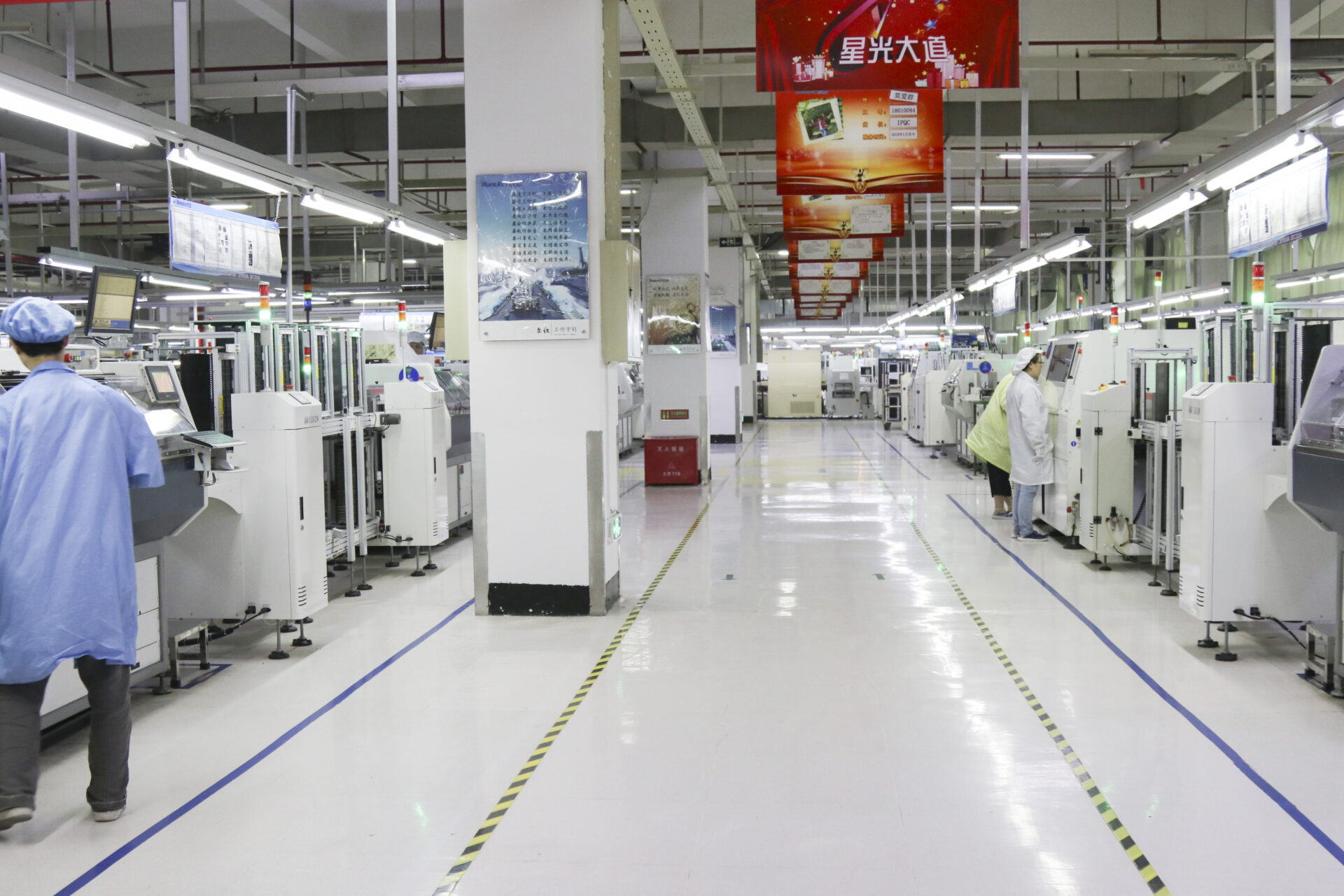 Commercial battery energy storage system (BESS) supporting reliable power management
